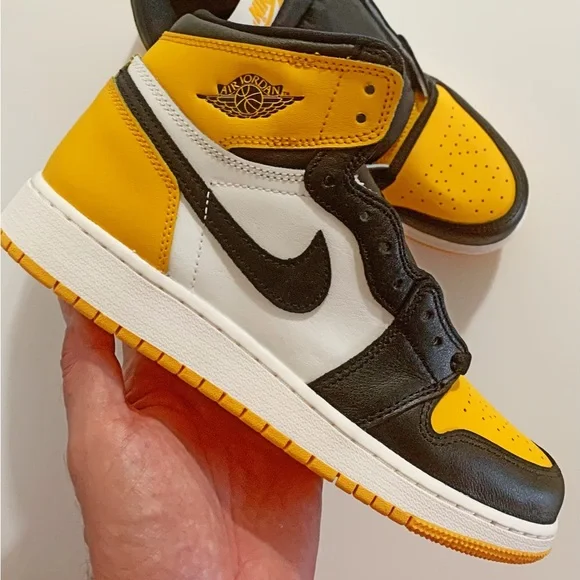 ❌SOLD🎁Nike Air Jordan 1 Retro High OG Taxi Yellow Toe WMNS 8 - Picture 2 of 10